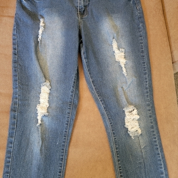 Bob Distressed/Destroyed Mid-rise Skinny Medium Wash Jeans Size 15/16 - Picture 9 of 10